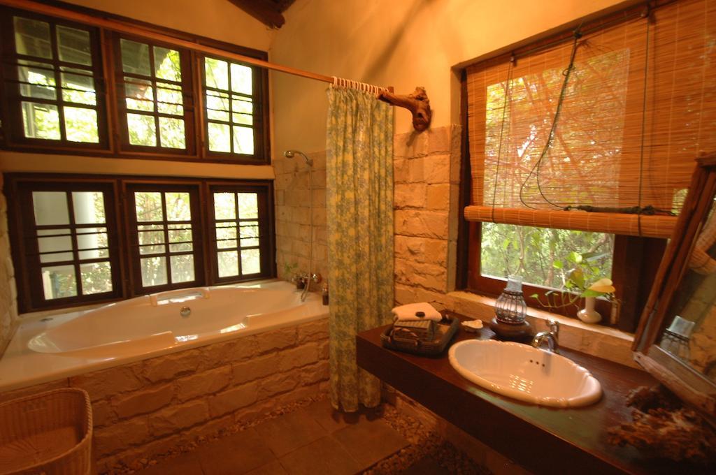 Momchailai Forest Retreat Kancsanaburi Kültér fotó
